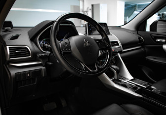 Подержанный автомобиль Mitsubishi Eclipse Cross 2018 года (7 фото)