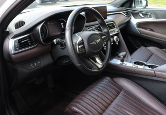 Подержанный автомобиль Genesis G70 2022 года (9 фото)
