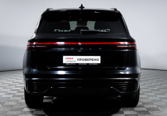 Подержанный автомобиль Geely Monjaro 2023 года (6 фото)