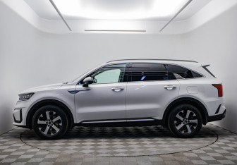 Подержанный автомобиль Kia Sorento 2022 года (8 фото)