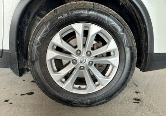 Подержанный автомобиль Nissan X-Trail 2016 года (20 фото)