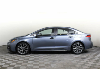 Подержанный автомобиль Toyota Corolla Sedan 2021 года (3 фото)