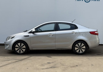 Подержанный автомобиль Kia Rio Sedan 2013 года (8 фото)