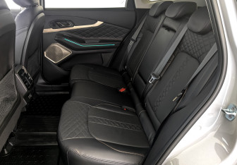 Подержанный автомобиль Exeed TXL 2023 года (12 фото)