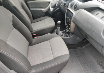 Подержанный автомобиль Renault Duster 2014 года (9 фото)