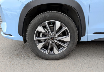 Подержанный автомобиль Exeed LX 2024 года (17 фото)