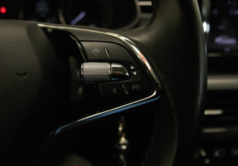 Подержанный автомобиль Skoda Rapid Liftback 2022 года (9 фото)