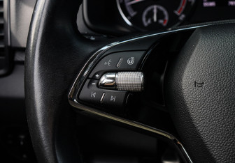 Подержанный автомобиль Skoda Karoq 2021 года (21 фото)