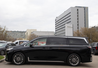 Подержанный автомобиль Voyah Dream 2023 года (6 фото)