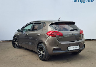 Подержанный автомобиль Kia Ceed Hatchback 2014 года (7 фото)