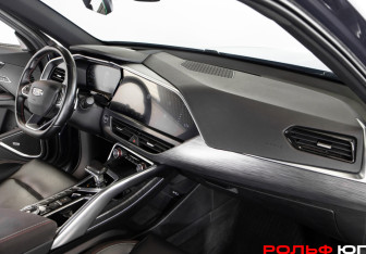 Подержанный автомобиль Geely Tugella 2022 года (7 фото)
