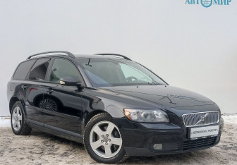 Подержанный автомобиль Volvo V50 2006 года (3 фото)