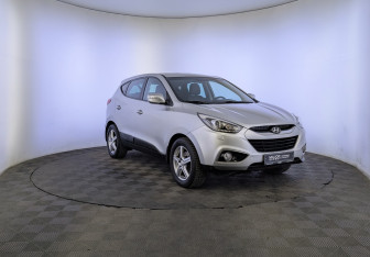 Подержанный автомобиль Hyundai ix35 2015 года (3 фото)