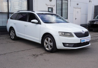 Подержанный автомобиль Skoda Octavia Wagon 2015 года (3 фото)