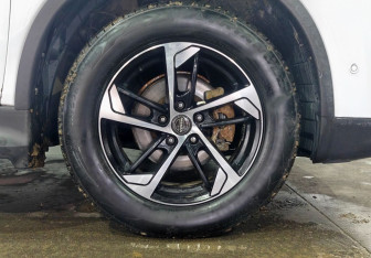 Подержанный автомобиль Nissan X-Trail 2017 года (22 фото)