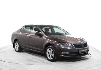 Подержанный автомобиль Skoda Octavia Liftback 2020 года (3 фото)