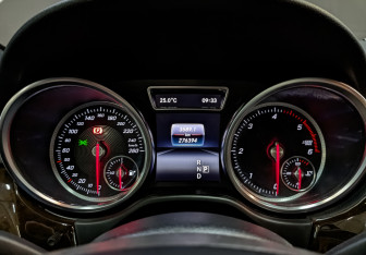 Подержанный автомобиль Mercedes-Benz GLE 2018 года (16 фото)