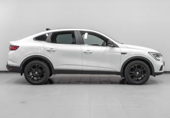 Подержанный автомобиль Renault Arkana 2021 года (4 фото)
