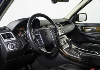 Подержанный автомобиль Land Rover Range Rover Sport 2010 года (11 фото)