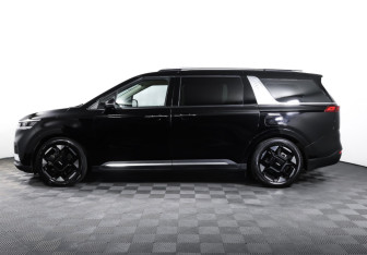 Подержанный автомобиль Kia Carnival 2021 года (8 фото)