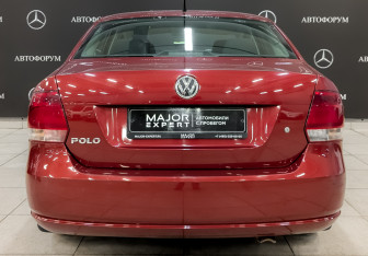 Подержанный автомобиль Volkswagen Polo Sedan 2012 года (6 фото)