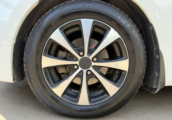 Подержанный автомобиль Hyundai Solaris Hatchback 2015 года (9 фото)