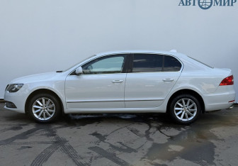 Подержанный автомобиль Skoda Superb Liftback 2014 года (8 фото)