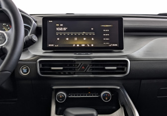 Подержанный автомобиль Geely Coolray 2023 года (17 фото)