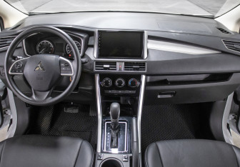 Подержанный автомобиль Mitsubishi Xpander 2021 года (16 фото)