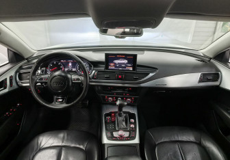 Подержанный автомобиль Audi A7 2012 года (11 фото)
