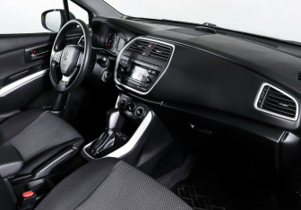 Подержанный автомобиль Suzuki SX4 Hatchback 2014 года (10 фото)