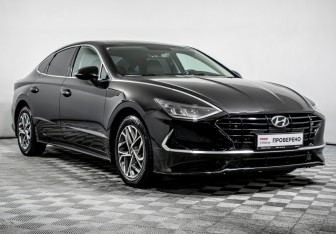 Подержанный автомобиль Hyundai Sonata 2022 года (3 фото)
