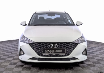 Подержанный автомобиль Hyundai Solaris Sedan 2020 года (2 фото)