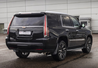 Подержанный автомобиль Cadillac Escalade Suv 2017 года (5 фото)