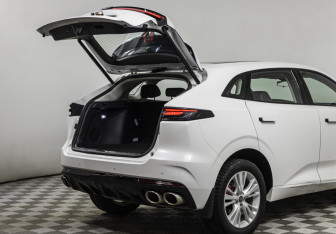 Подержанный автомобиль Changan UNI-K 2023 года (22 фото)