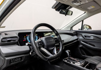 Подержанный автомобиль BAIC U5 Plus 2024 года (17 фото)