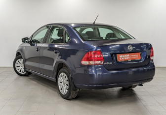 Подержанный автомобиль Volkswagen Polo Sedan 2014 года (7 фото)