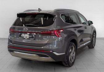 Подержанный автомобиль Hyundai Santa Fe 2022 года (5 фото)