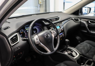 Подержанный автомобиль Nissan X-Trail 2017 года (7 фото)