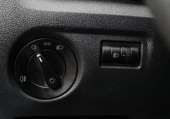 Подержанный автомобиль Skoda Fabia Hatchback 2010 года (12 фото)