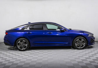 Подержанный автомобиль Kia K5 2021 года (4 фото)