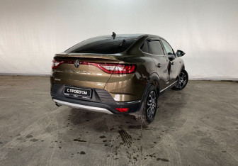 Подержанный автомобиль Renault Arkana 2019 года (6 фото)