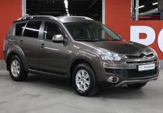 Подержанный автомобиль Citroen C-Crosser 2012 года (3 фото)