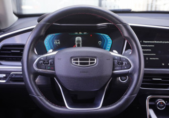 Подержанный автомобиль Geely Tugella 2022 года (13 фото)
