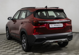 Подержанный автомобиль Kia Seltos 2021 года (7 фото)