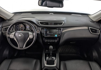 Подержанный автомобиль Nissan X-Trail 2018 года (14 фото)