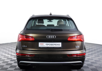 Подержанный автомобиль Audi Q5 2017 года (6 фото)
