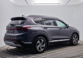 Подержанный автомобиль Hyundai Santa Fe 2021 года (5 фото)