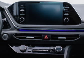 Подержанный автомобиль Hyundai Sonata 2021 года (14 фото)