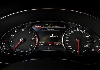 Подержанный автомобиль Audi Q8 2021 года (13 фото)